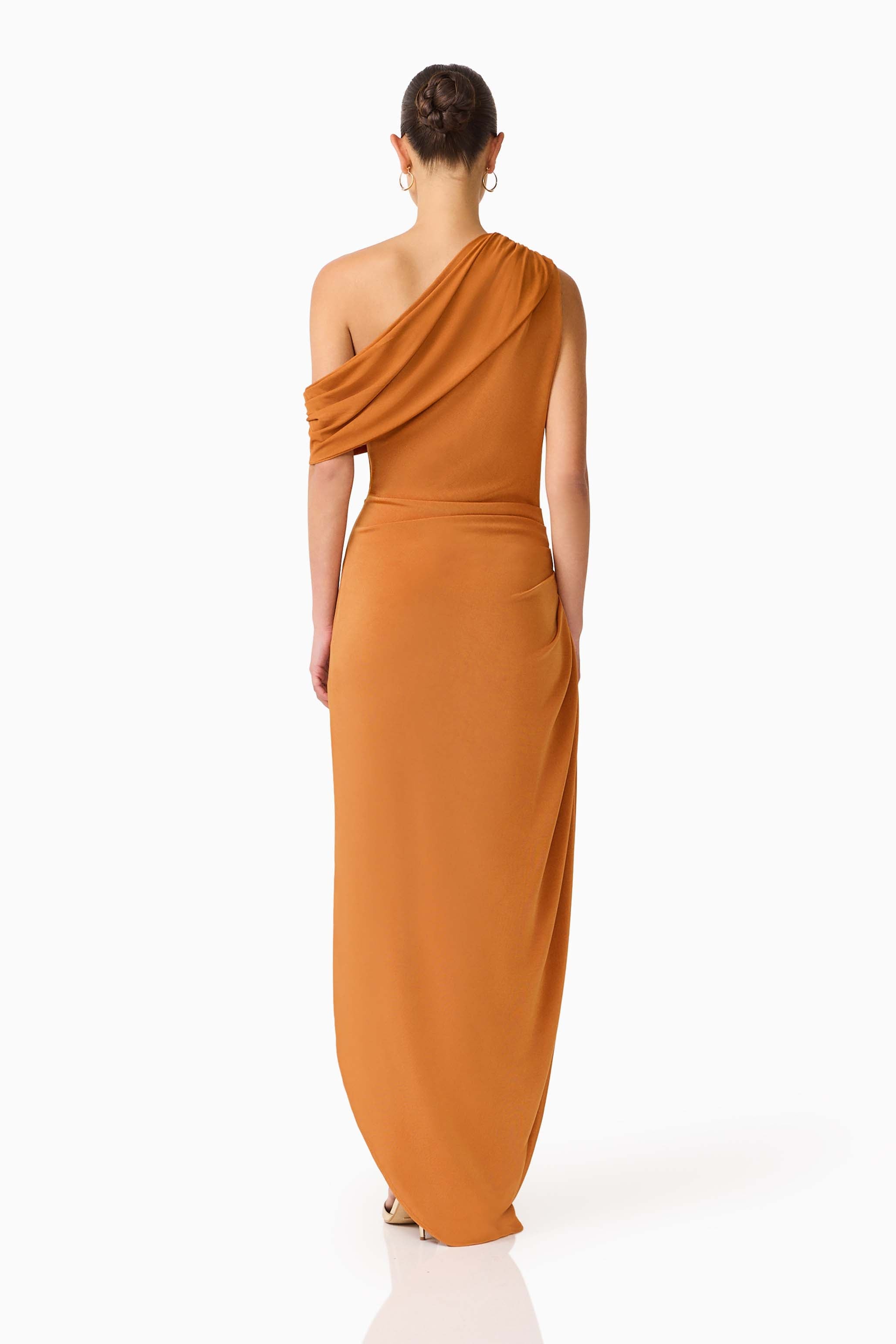 CURAAE Roya Off Shoulder Maxi Dress in Caramel Brown